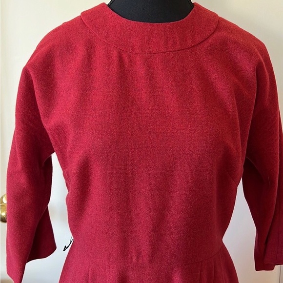 Vintage 1960’s. D’Allaird’s. Stunning Red Wool Raglan sleeve wiggle dress. US6. - Picture 2 of 8